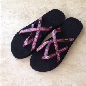 Teva Women's Olowahu Flip Flop-NWOT